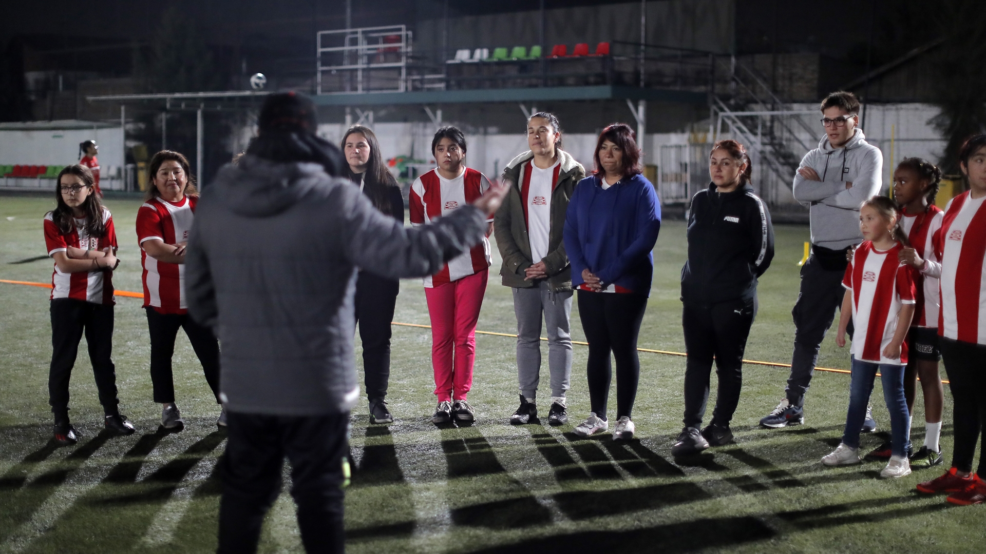 Palestino Femenino compartió con taller de fútbol de Maipú